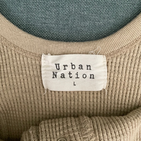 🌻5/$16🌻 Cropped waffle tank - Picture 4 of 5